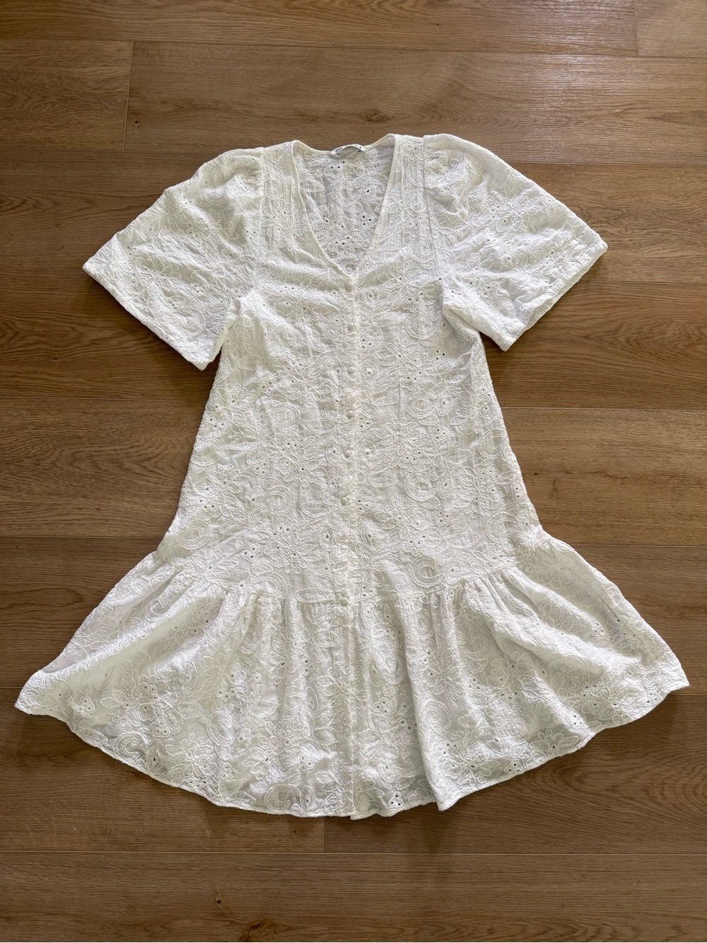 Zara Embroidered Eyelet Mini Dress White Cotton Button Front Ruffle Hem Size S